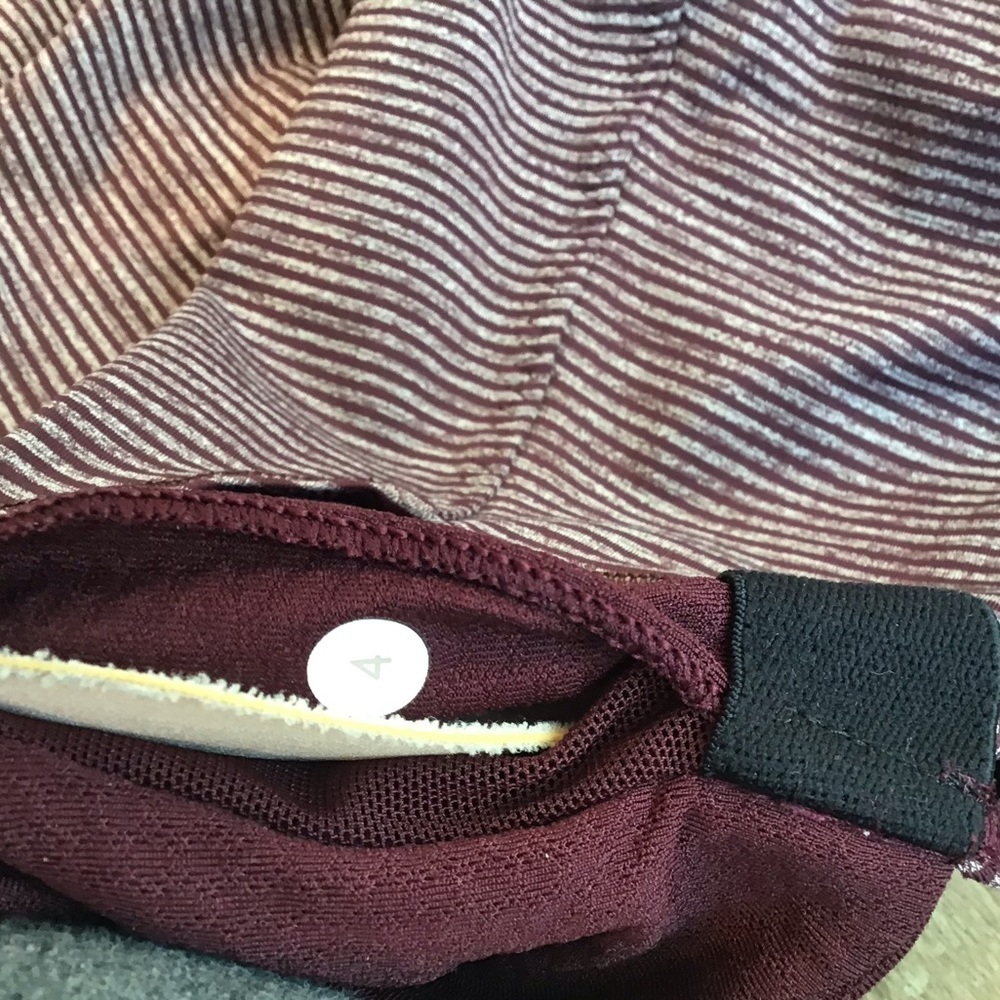 Lululemon racer back top w/ built in bra - Picture 4 of 8